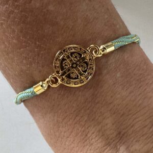 Pulseira de Proteção: Medalha da Cruz Sagrada de São Bento - Turquesa